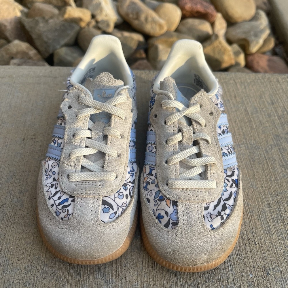 Adidas x Liberty of London Samba
OG Girls Sneakers Blue Floral 9
Kids Collab